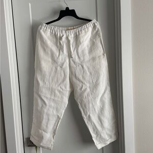 Women’s Capri white linen pants